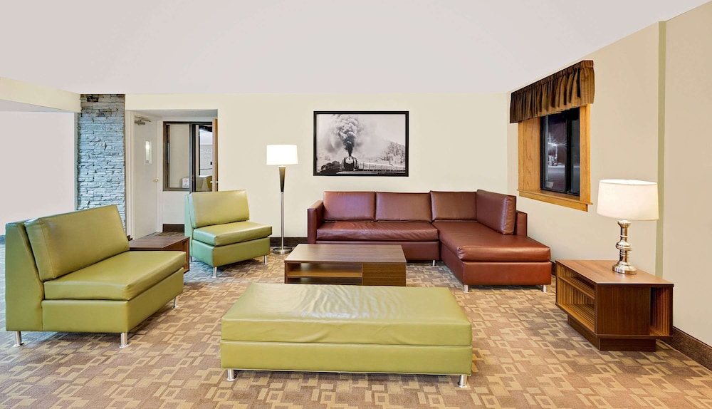 Super 8 By Wyndham St. James 20/25