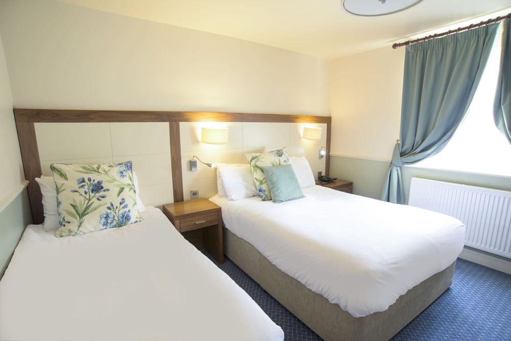 Newby Bridge Hotel 20/60