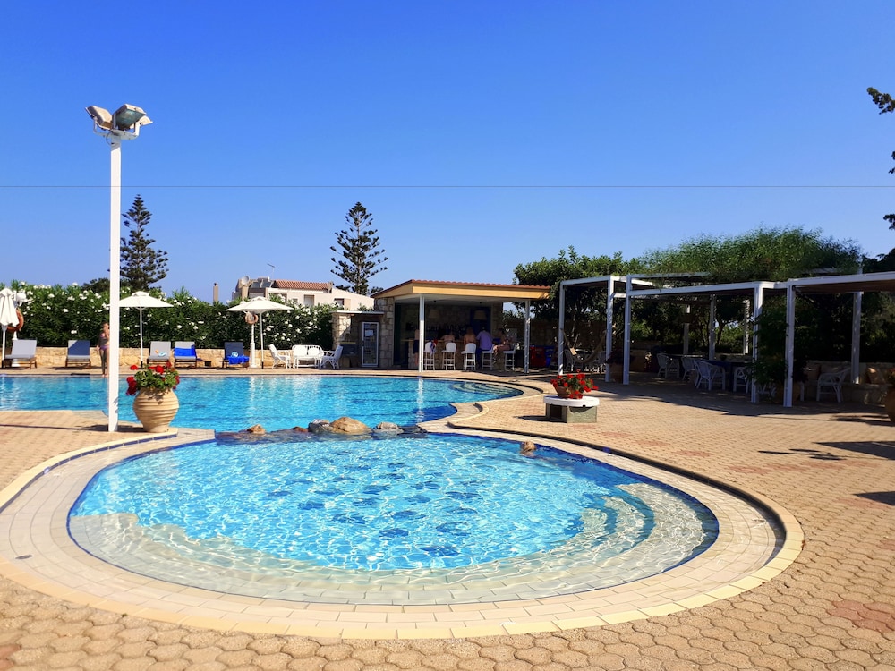 Artemis Village Apartments &amp; Studios 45/50
