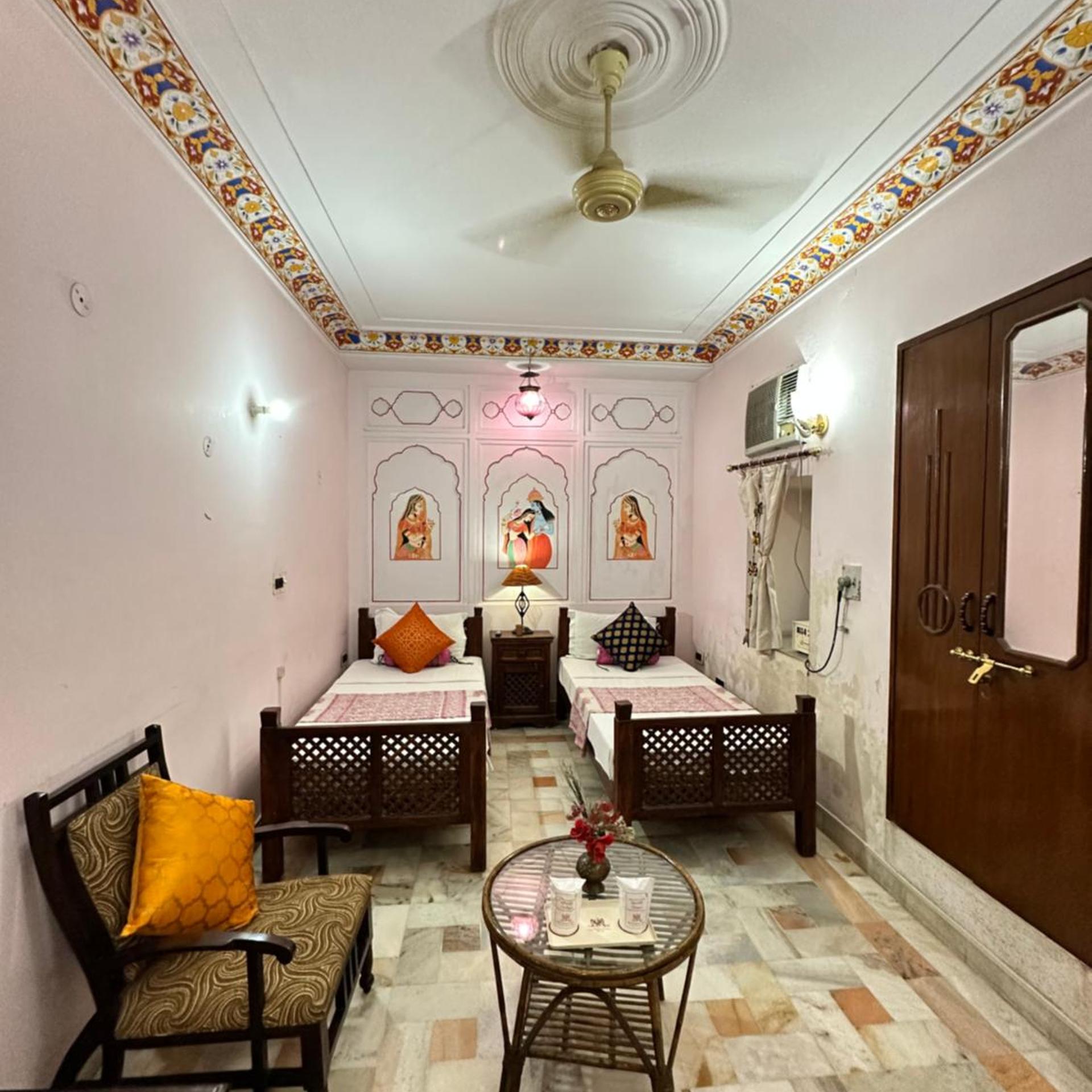 Rawla Mrignayani Palace 50/67