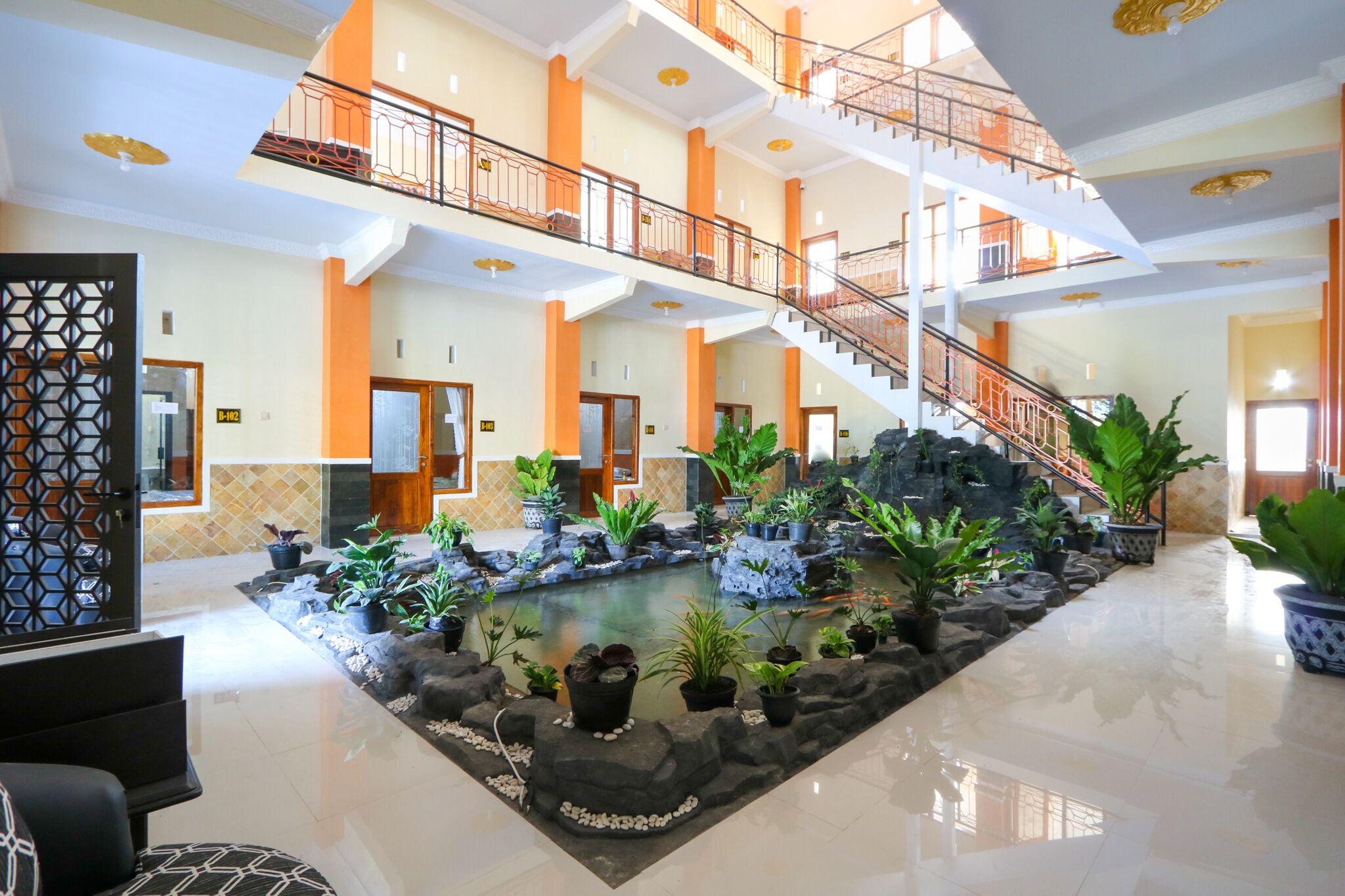 Grand Valonia Hotel 5/23