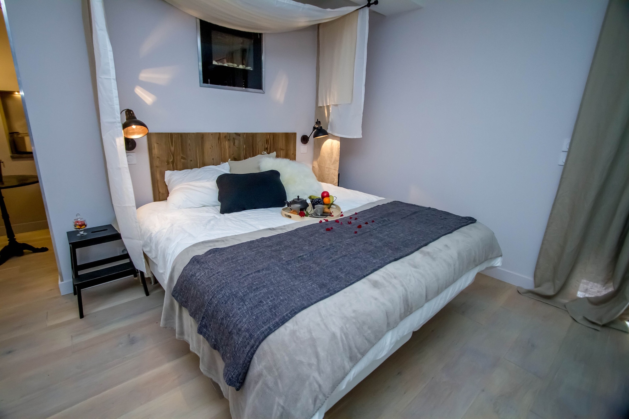 ROMANTIC, LOFT, DOUBLE BED