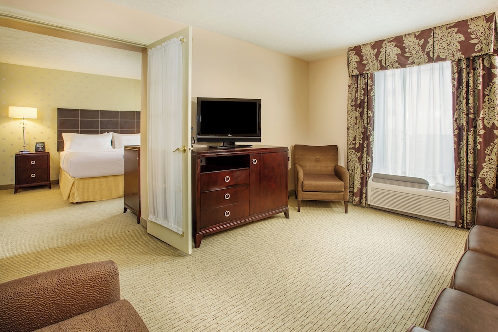Holiday Inn Bloomington 36/53