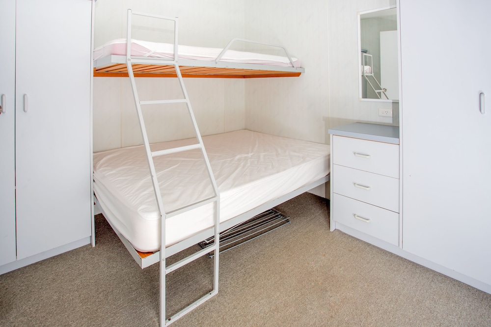Ingenia Holidays Torquay 17/48