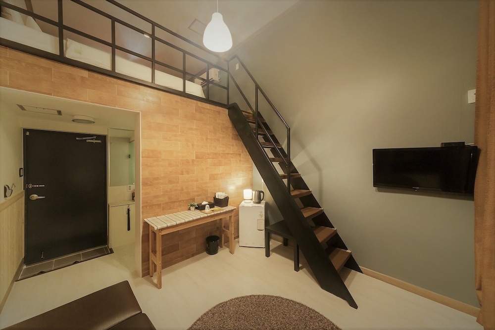 Hotel Hue Loft 31/50