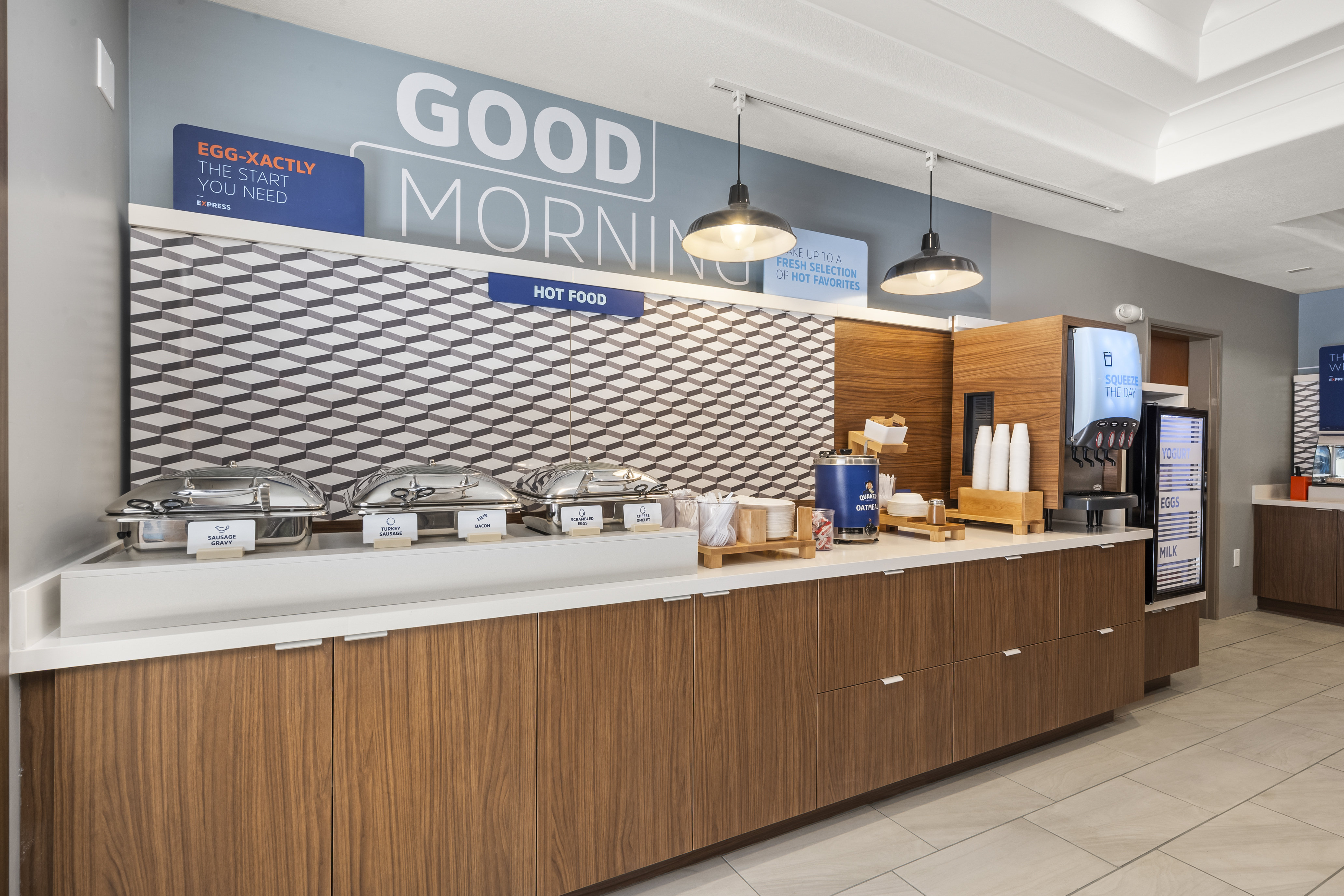 Holiday Inn Express Hotel & Suites Lincoln-Roseville Area 8/71