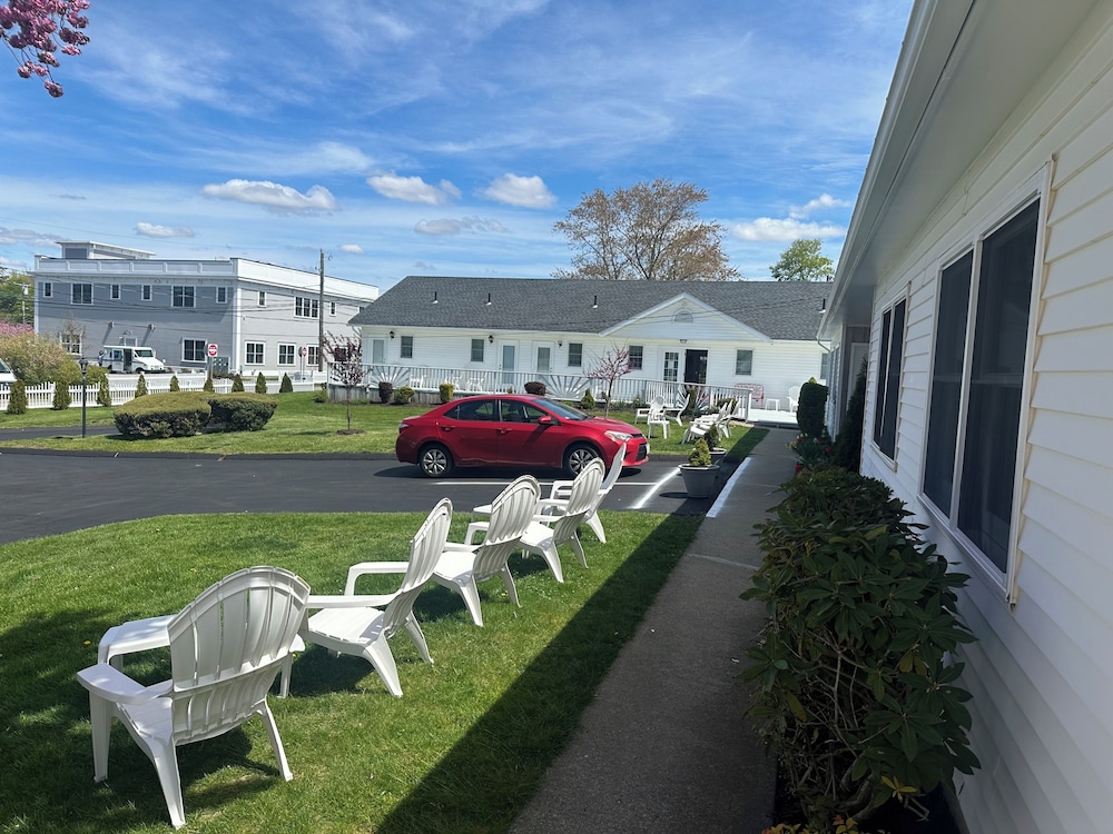 The Taber Inne Suites 46/55