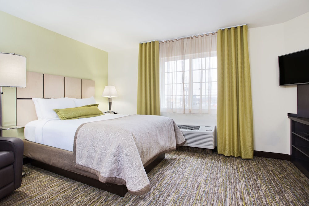 Candlewood Suites Oak Grove - Fort Campbell 18/65