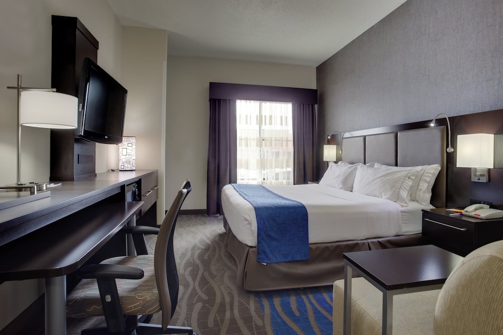 Holiday Inn Express Hotel Suites Meadowlands Area 28/72