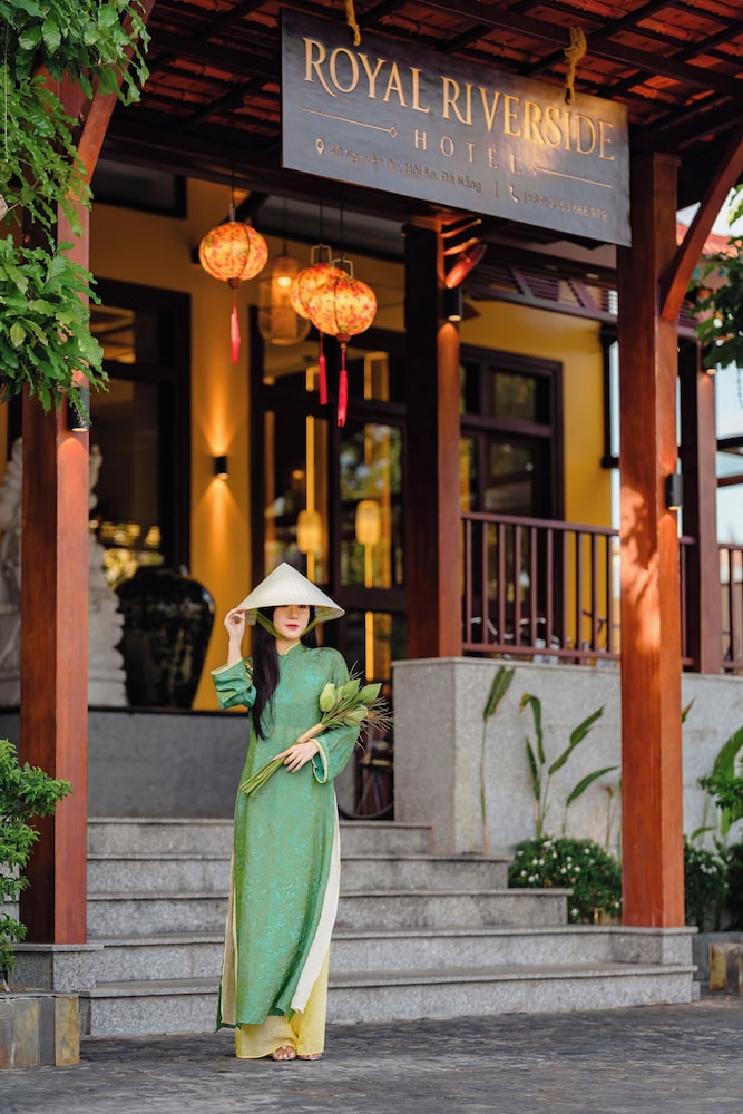 Royal Riverside Hoi An Hotel 6/75