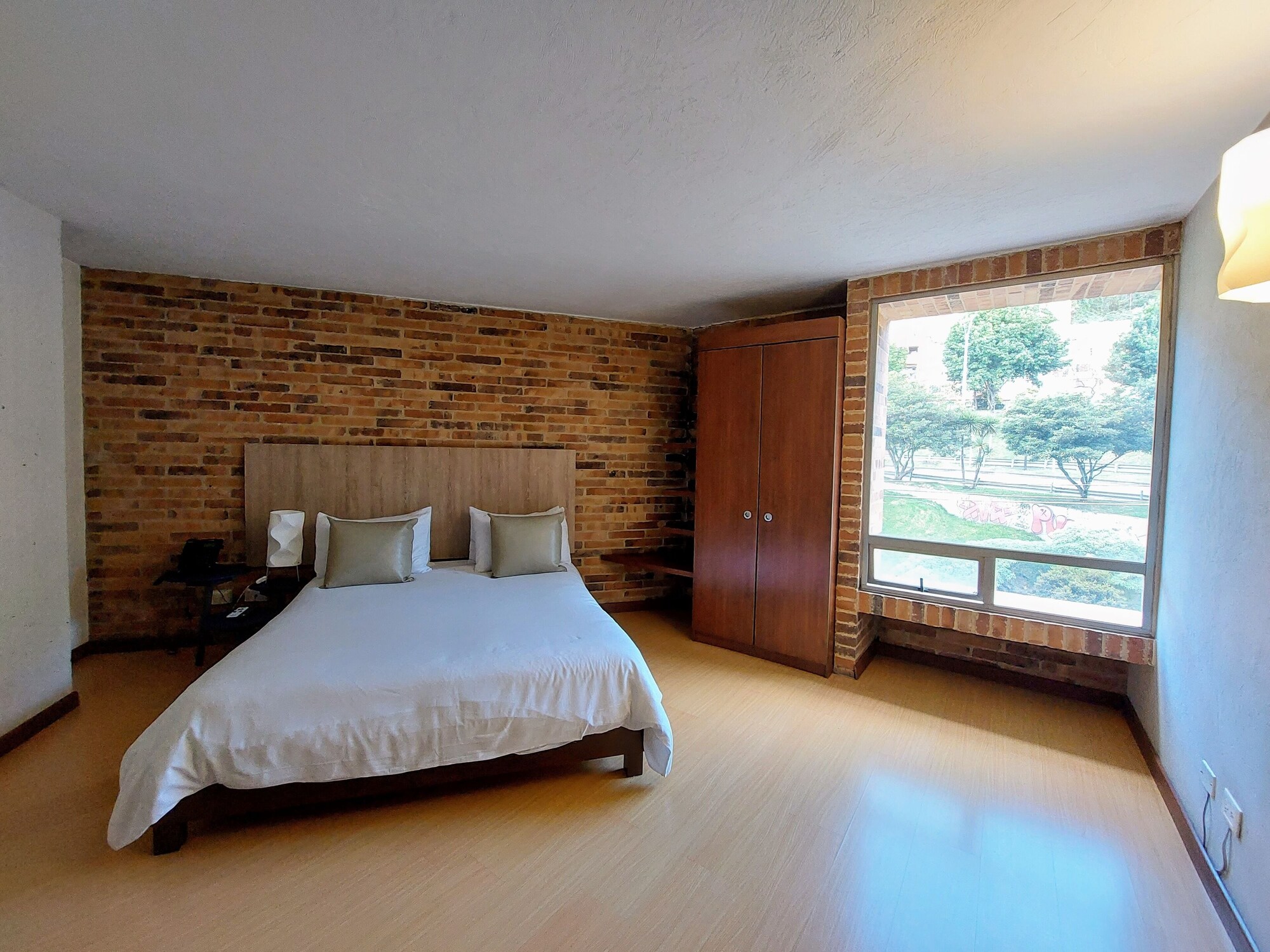 STUDIO, DOUBLE BED