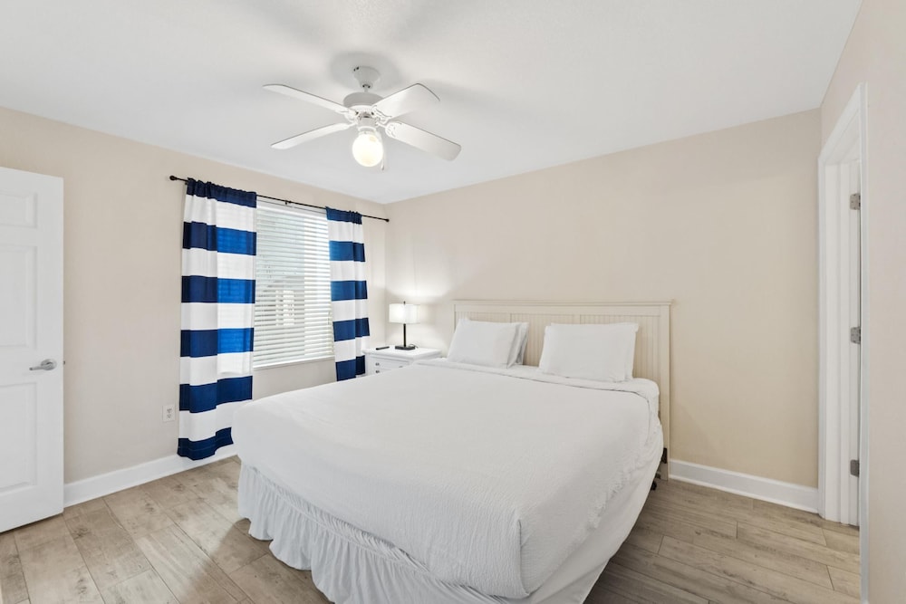 1 Bedroom, Condo, King Bed, Bunk Bed, Beach Front, Sofa