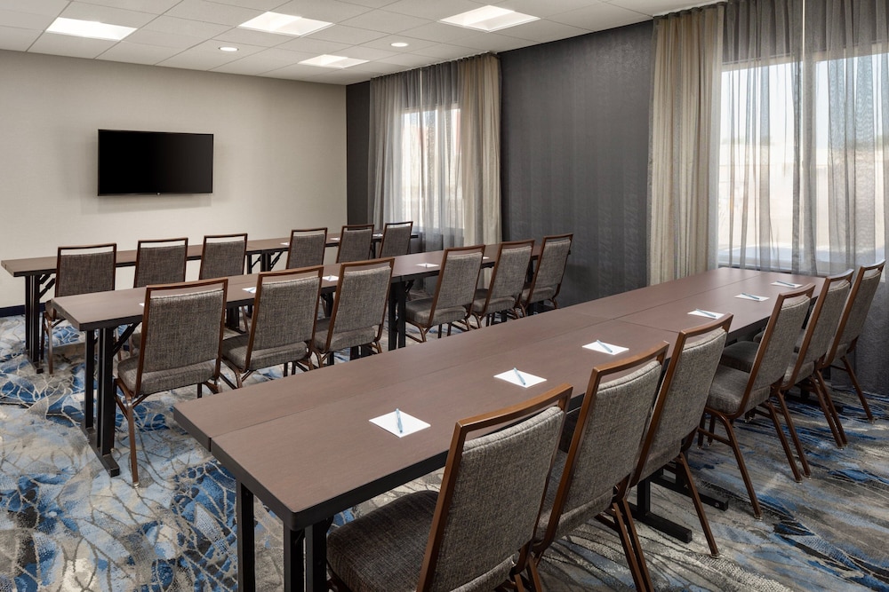 Fairfield Inn & Suites Yankton 20/27