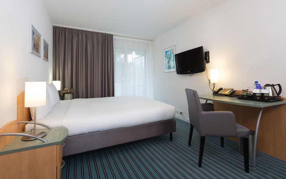 Apart-Hotel Zurich Airport 10/43