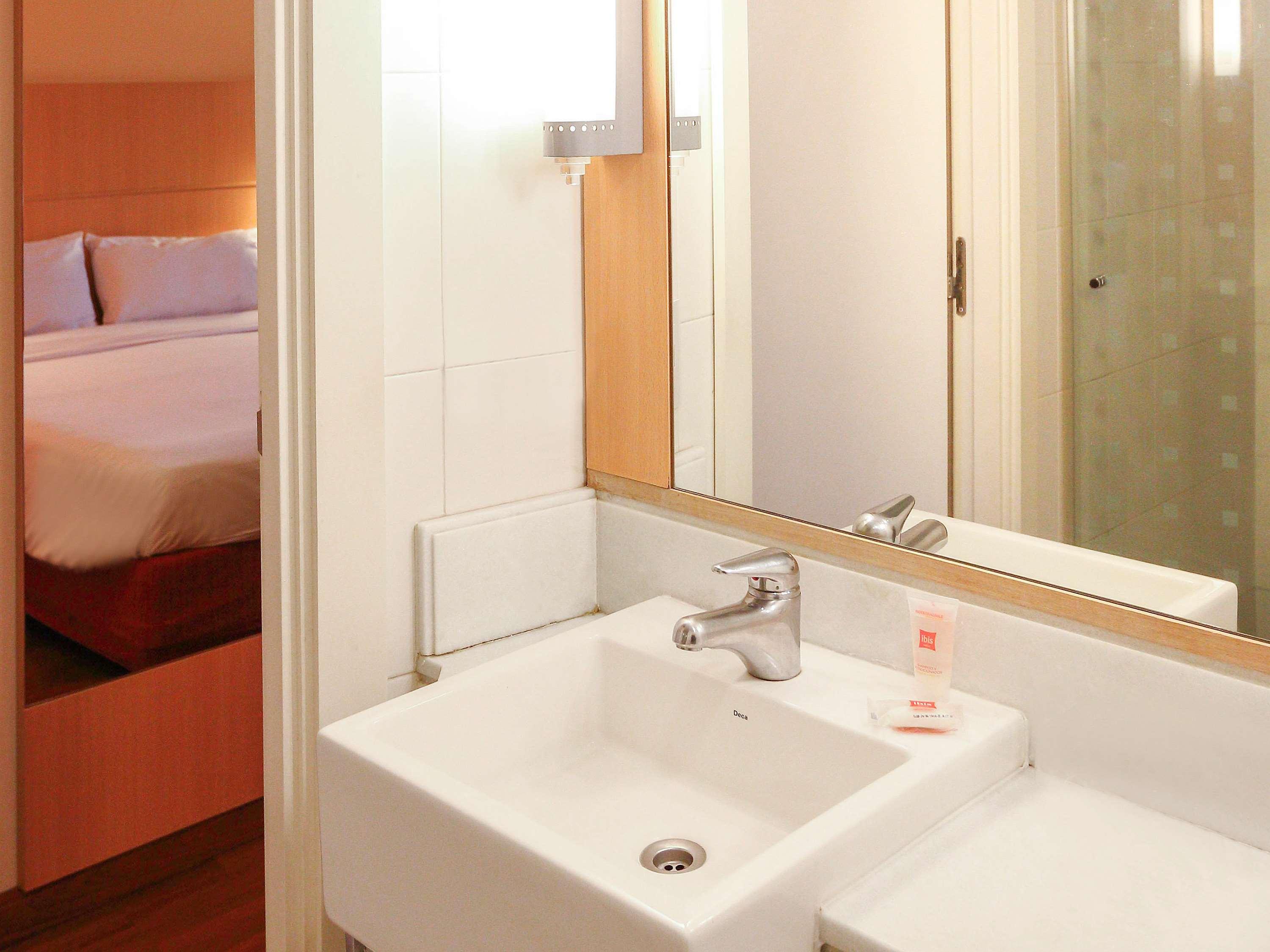 غرفة بسرير مزدوج وسرير فردي، Ibis Buenos Aires Obelisco 3/3