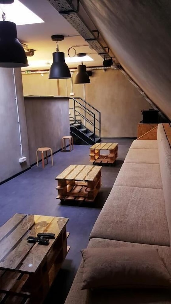 Main Square Hostel 31/40