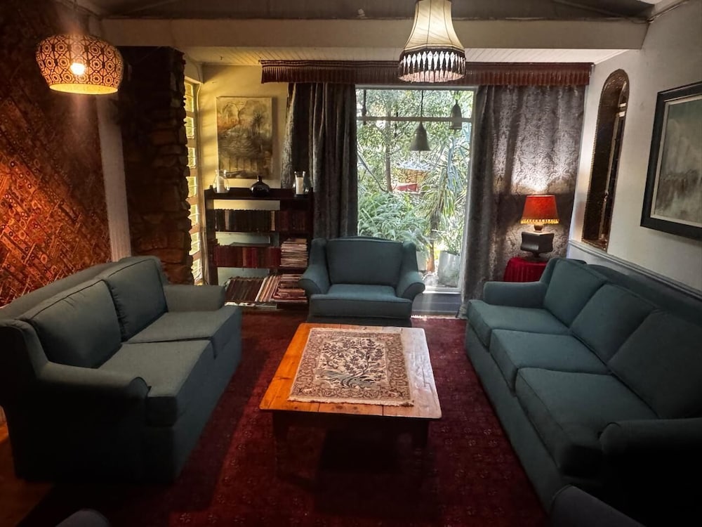 Rabbit Hole Hotel 26/50