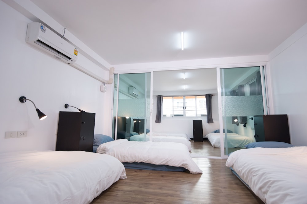Hoppers Place Donmuang Hostel 21/46