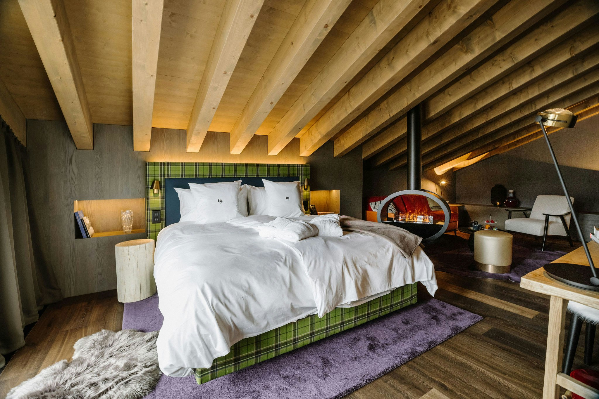 Roof, Suite