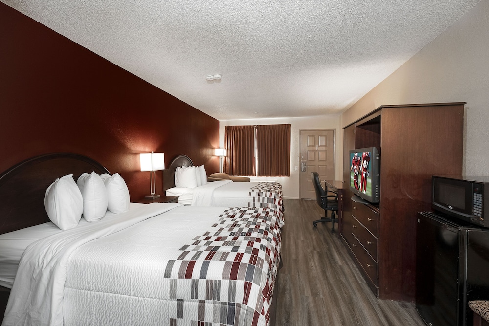 Econo Lodge Childress, TX 17/51