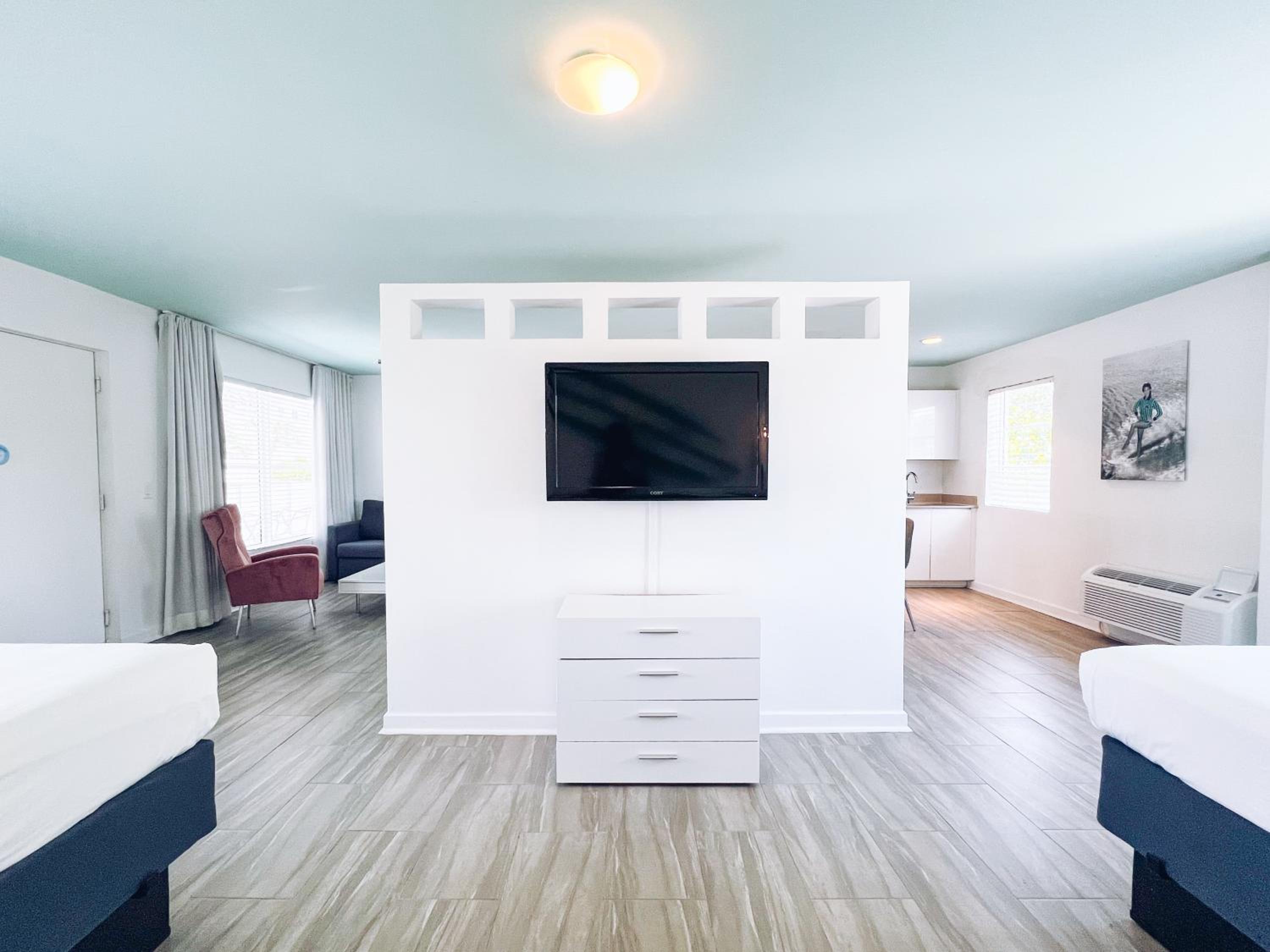 Aqua Hotel, Fort Lauderdale 79/100