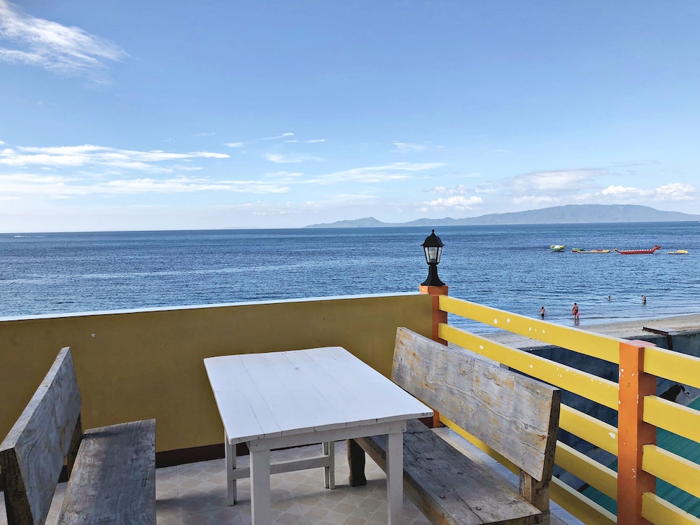 Queen Of Isle Restaurant And Cottages 21/23