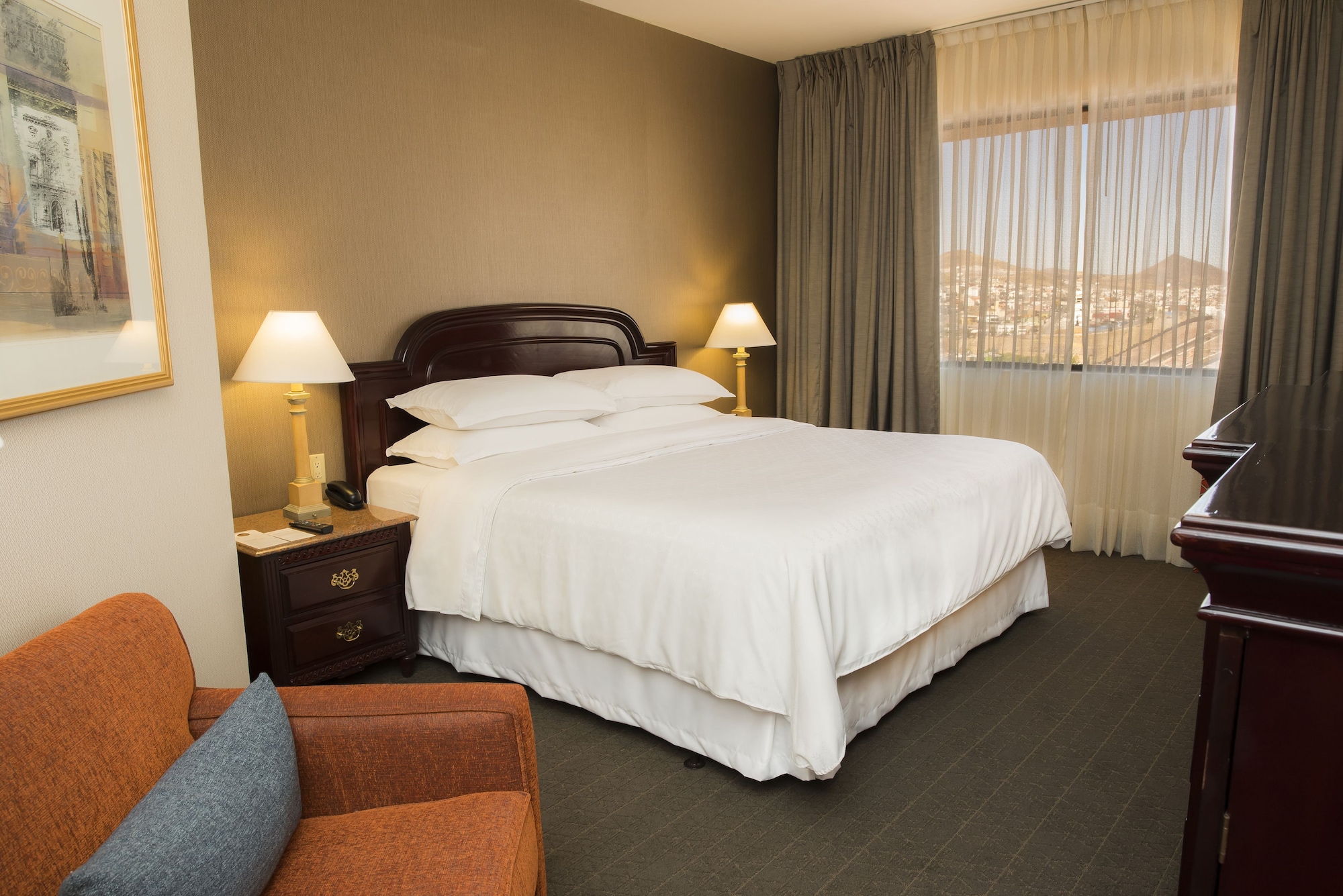 غرفة كلوب بسرير كينج بإطلالة على الجبل، Sheraton Chihuahua Soberano 3/9