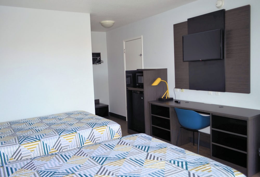 Motel6 Schiller Park, IL - Chicago O'Hare 22/48