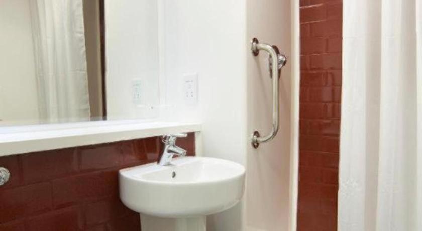 Travelodge Kidderminster 23/26