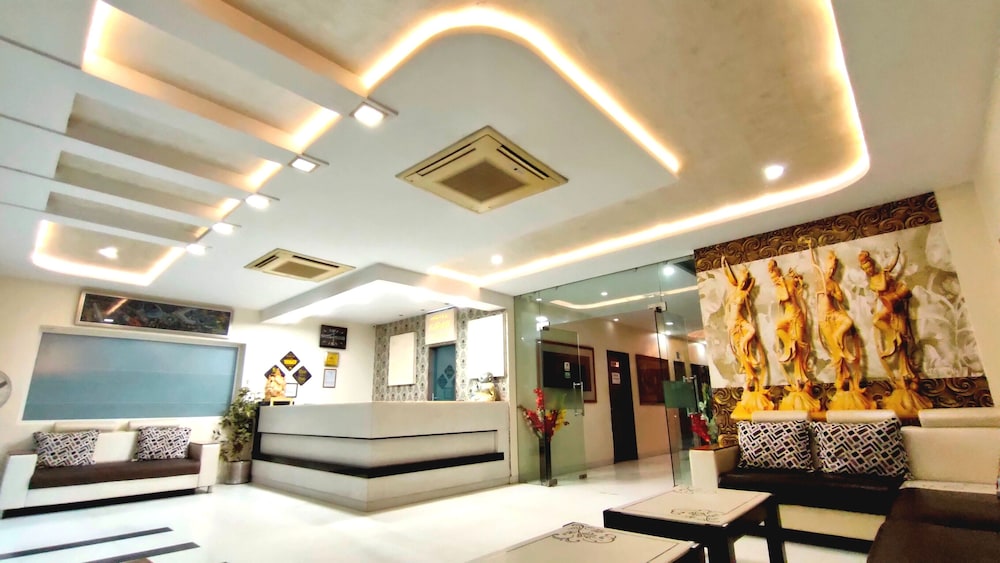 Hotel Karan Vilas 6/64