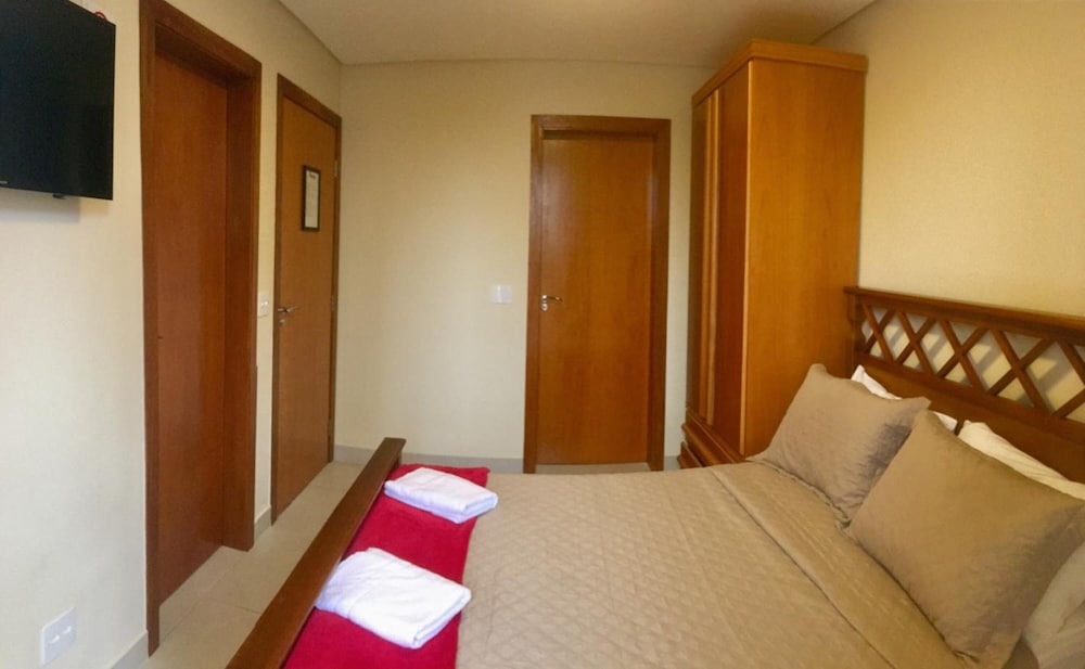 Tapera Hostel 12/50