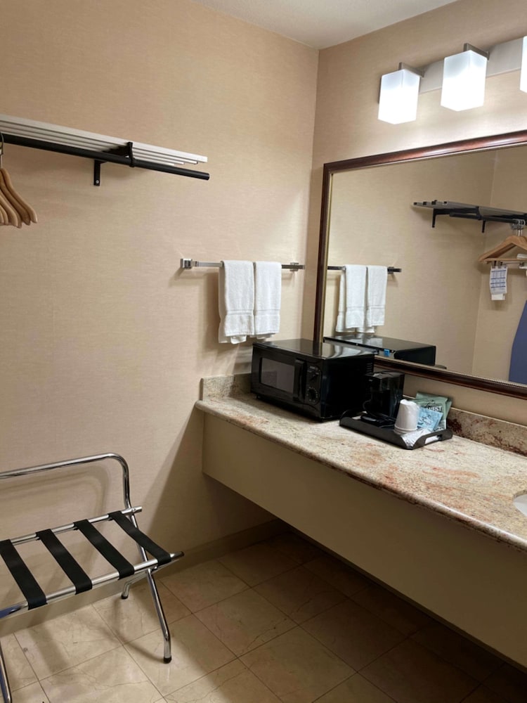 Surestay Plus Hotel By Best Western Mountain View 34/70