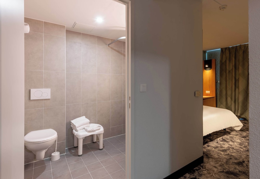 غرفة بسرير مزدوج لذوي الإعاقة، B&B HOTEL Amiens Centre Cathedrale 5/9