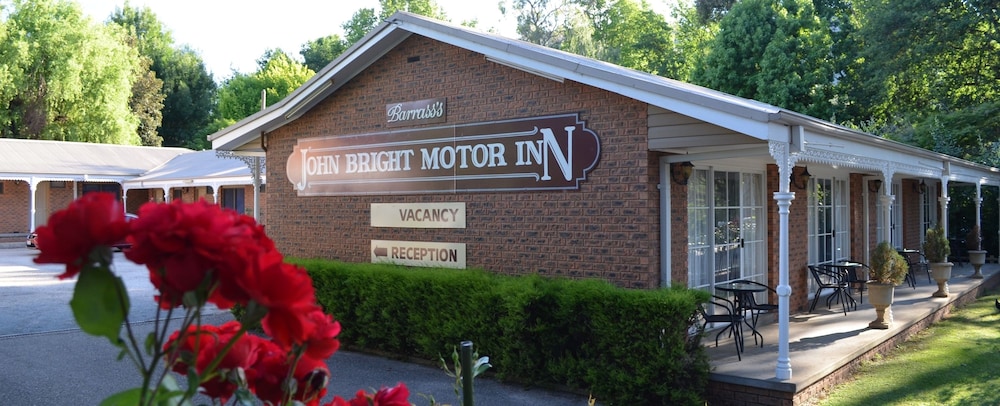 Barrass John Bright Motor Inn 4/43