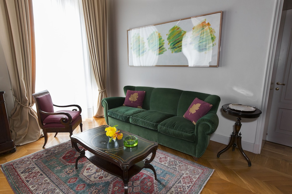 Albergo Pietrasanta 48/66