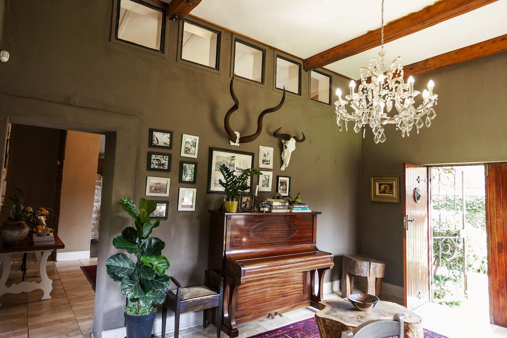Town And Country Guest House 4/50