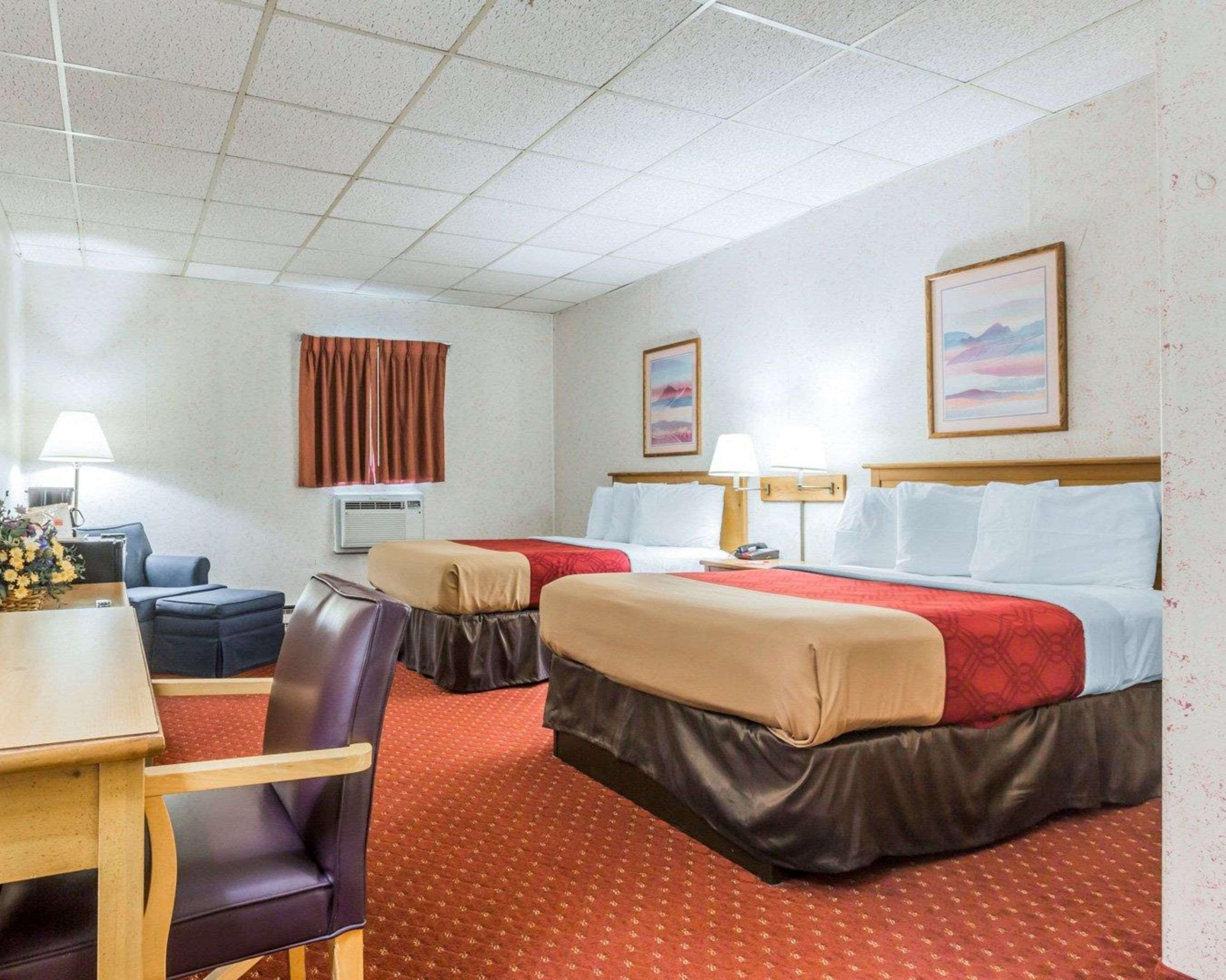 Econo Lodge Near Stewart Inter 4/16