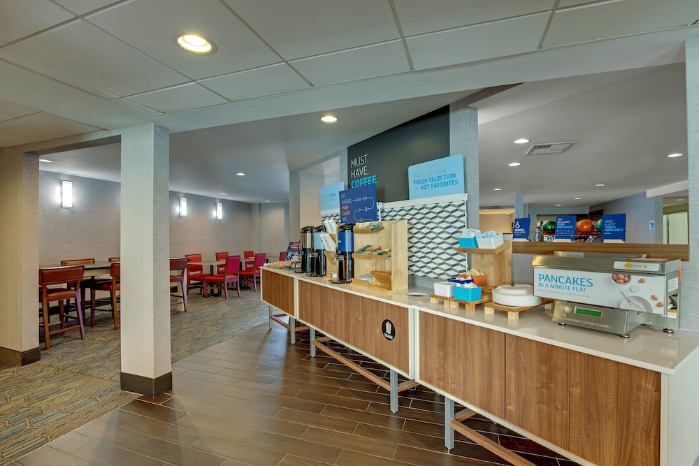 Holiday Inn Express Nashville W I40/Whitebridge Rd 39/47