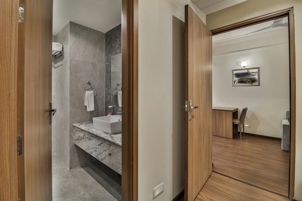 Starlit Suites Newtown Kolkata 21/24