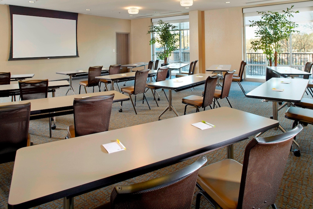Courtyard by Marriott Knoxville West/Bearden 37/42