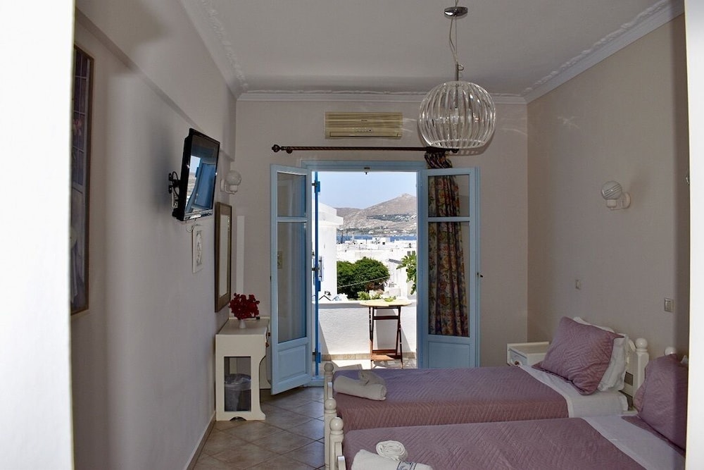 Minoa Hotel 28/50