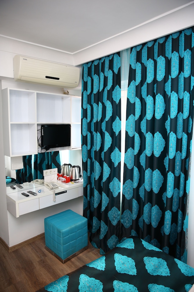MINEL HOTEL 50/55