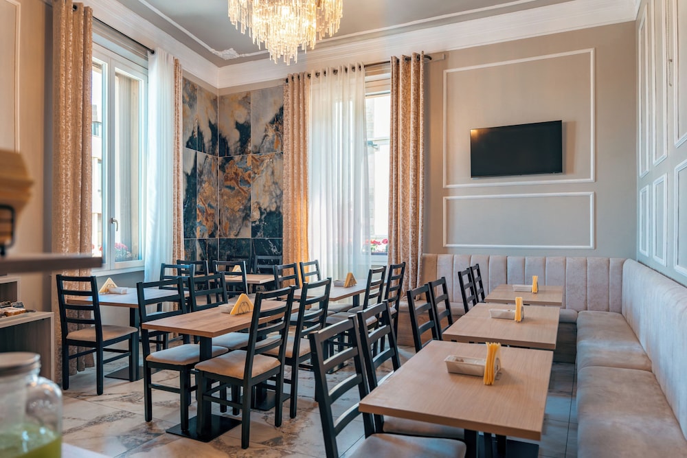 LILIUM HOTEL 58/65