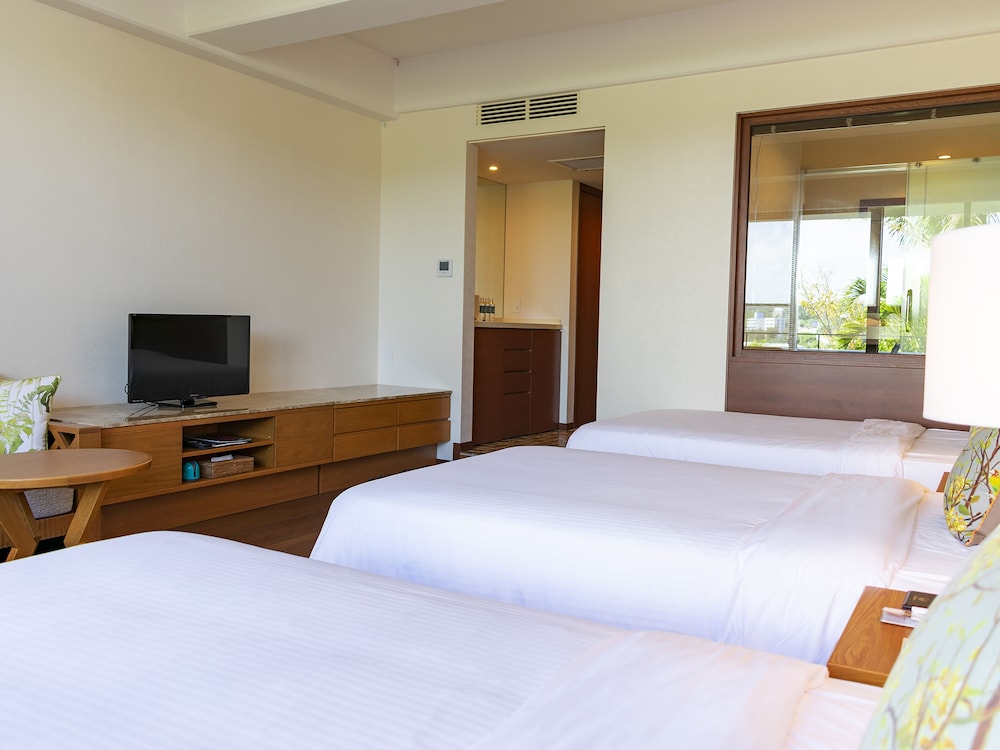 Hotel Moon Beach Okinawa 9/68