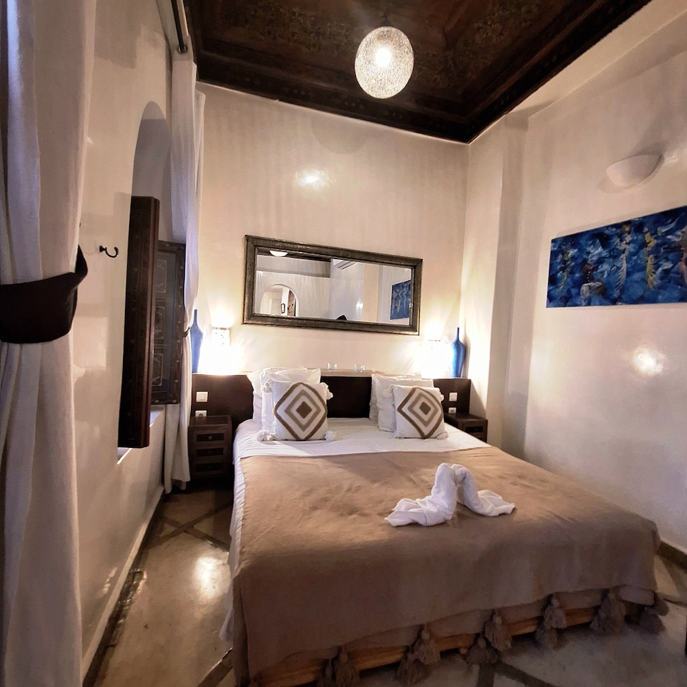 SUPERIOR, DOUBLE BED