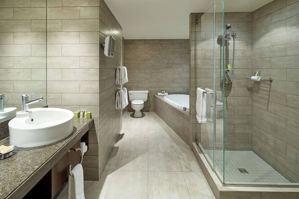 DoubleTree by Hilton Montreal 14/77