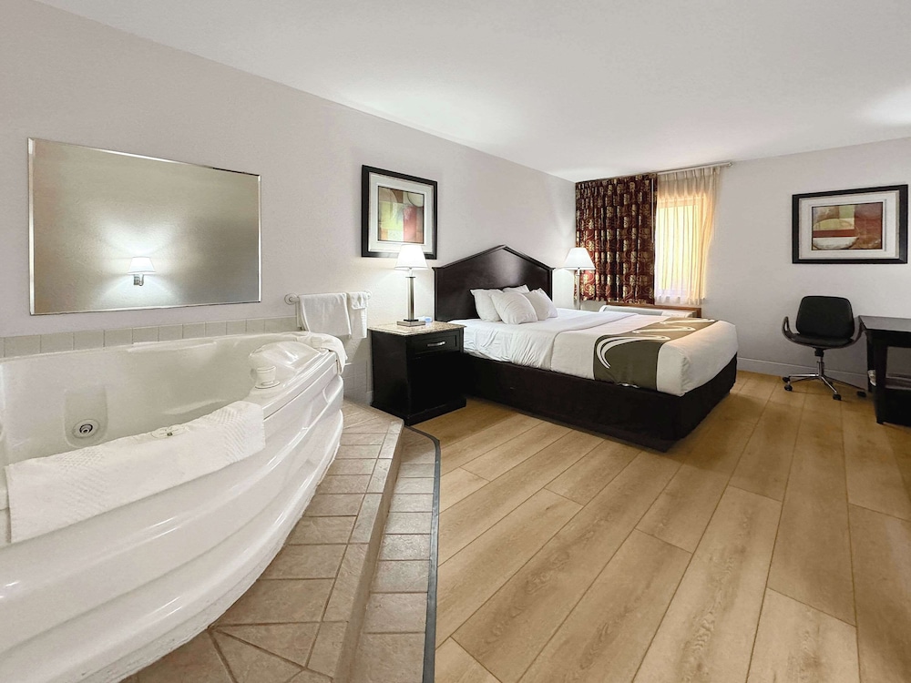 1734 West Hotel 14/32