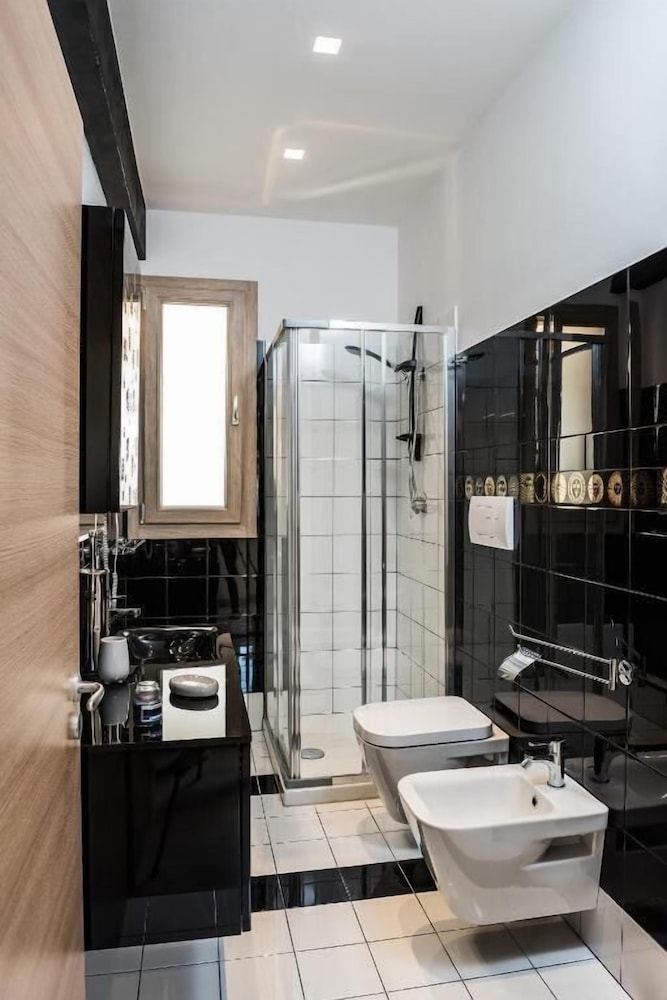 Ariston Suite 69/69