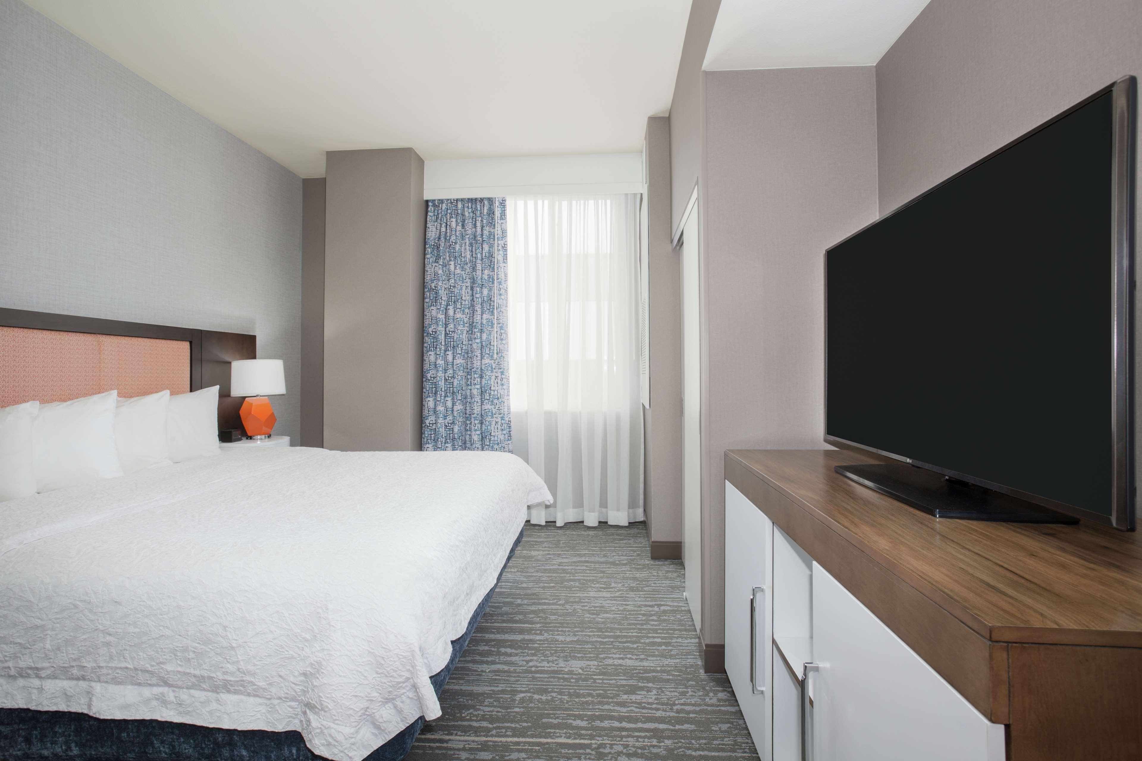 STUDIO, SUITE, KING BED, SOFA