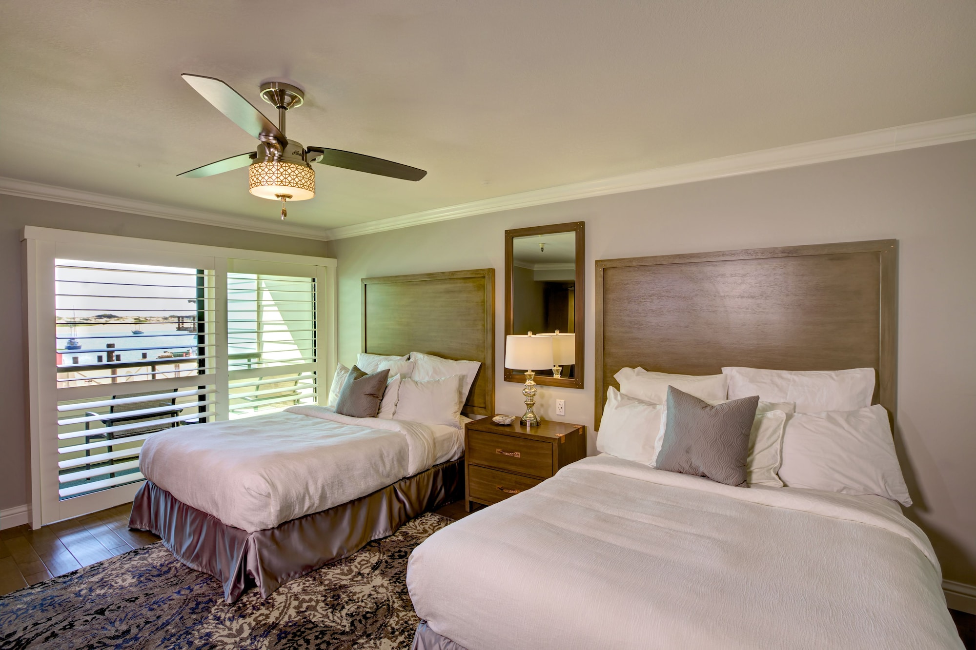 Premium, 2 Queen Beds, Partial Bay View